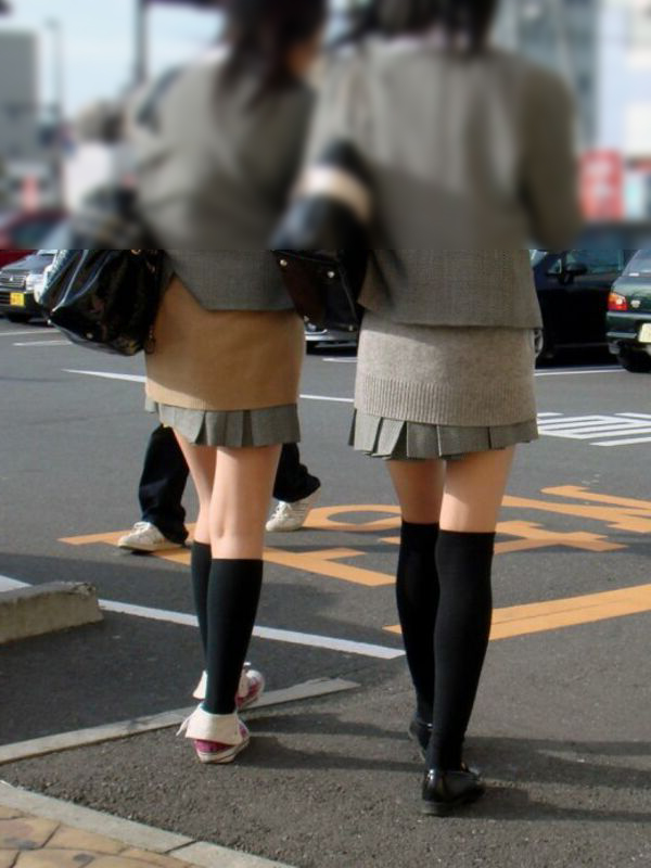 JK ニーハイ盗撮エロ画像!パンチラしてなくても十分抜けちゃいます♡020