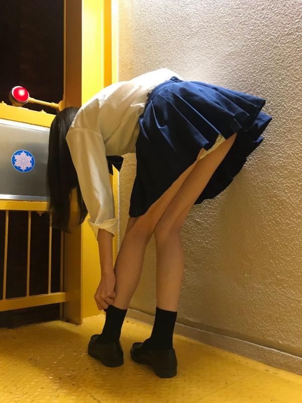 JKパンチラ動画像299枚!エロい女子の盗撮逆さ撮りやしゃがみパンツ 自撮り流出がエロくて抜ける!!【動画あり】032枚目