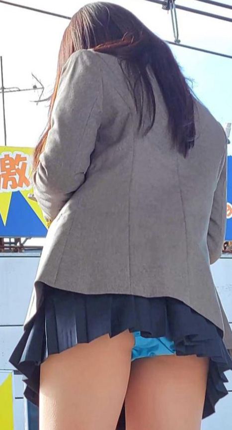 JKパンチラ動画像299枚!エロい女子の盗撮逆さ撮りやしゃがみパンツ 自撮り流出がエロくて抜ける!!【動画あり】034枚目