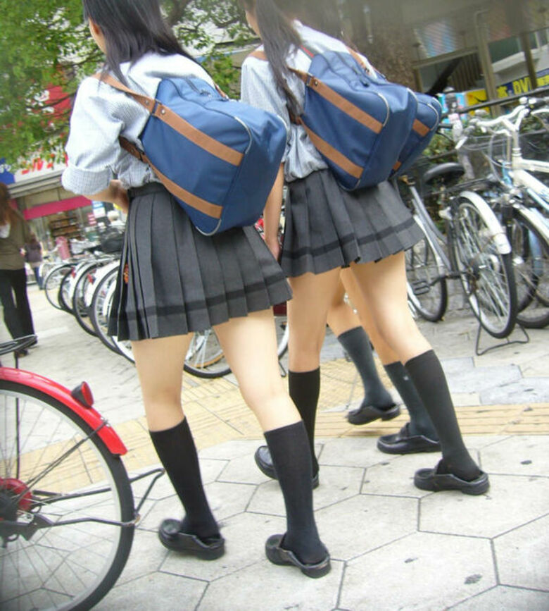 JKパンチラ動画像299枚!エロい女子の盗撮逆さ撮りやしゃがみパンツ 自撮り流出がエロくて抜ける!!【動画あり】058枚目