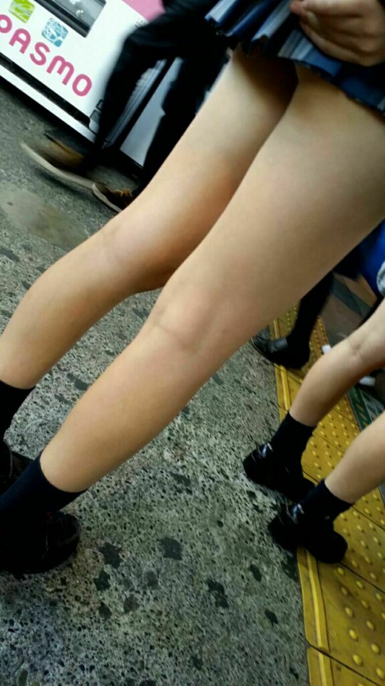 JKパンチラ動画像299枚!エロい女子の盗撮逆さ撮りやしゃがみパンツ 自撮り流出がエロくて抜ける!!【動画あり】065枚目