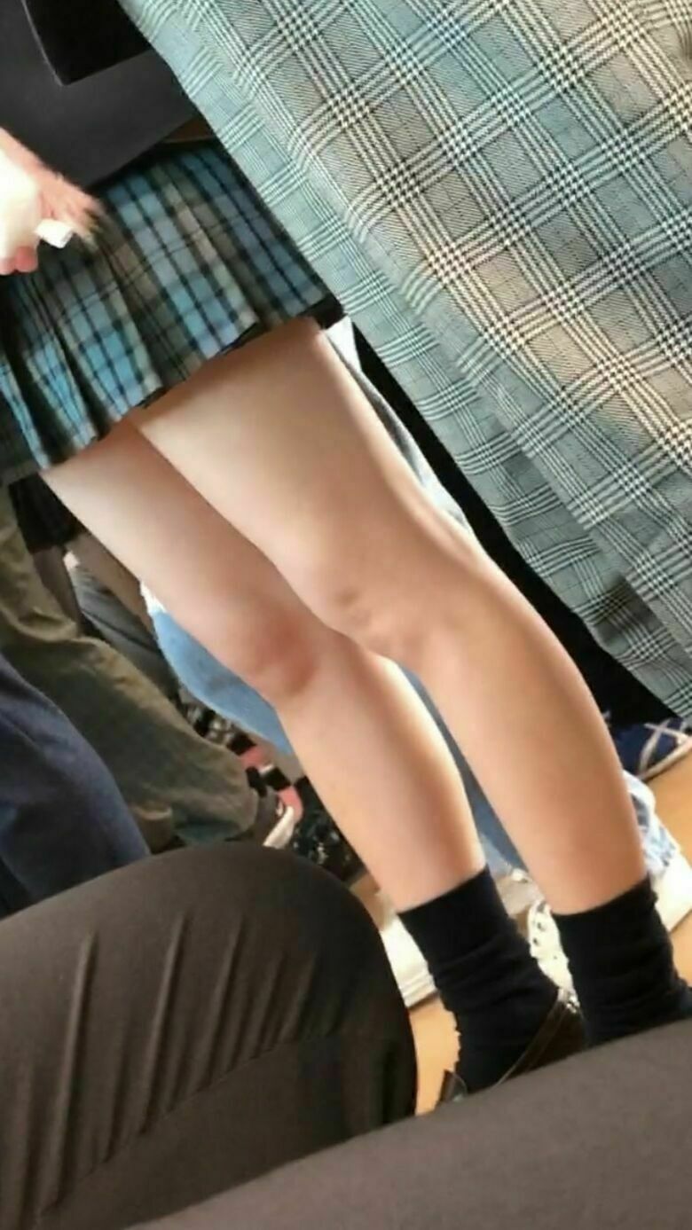JKパンチラ動画像299枚!エロい女子の盗撮逆さ撮りやしゃがみパンツ 自撮り流出がエロくて抜ける!!【動画あり】067枚目