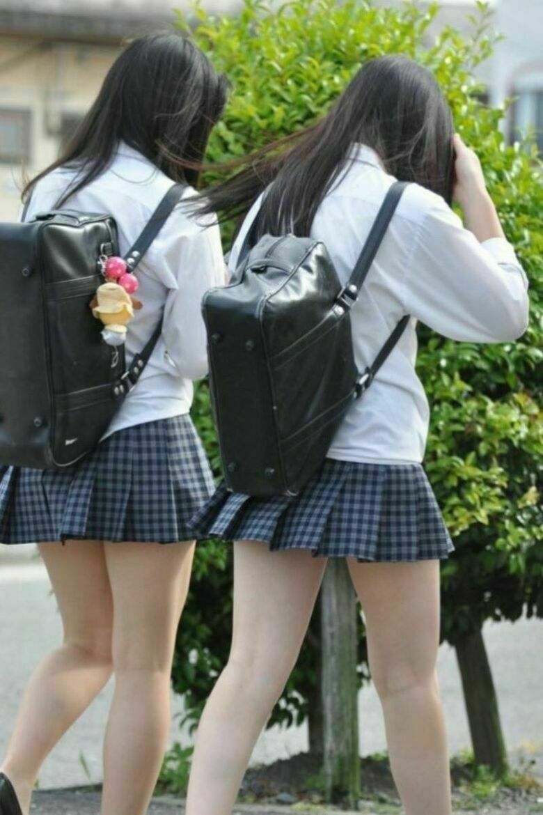 JKパンチラ動画像299枚!エロい女子の盗撮逆さ撮りやしゃがみパンツ 自撮り流出がエロくて抜ける!!【動画あり】072枚目