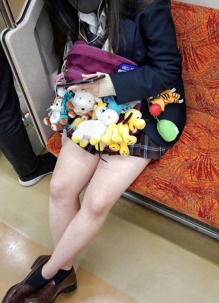 JKパンチラ動画像299枚!エロい女子の盗撮逆さ撮りやしゃがみパンツ 自撮り流出がエロくて抜ける!!【動画あり】075枚目