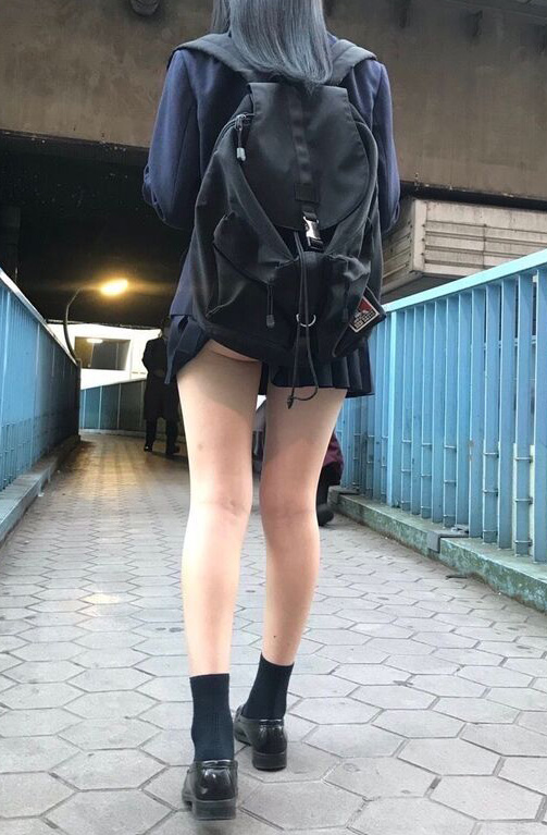 JKパンチラ動画像299枚!エロい女子の盗撮逆さ撮りやしゃがみパンツ 自撮り流出がエロくて抜ける!!【動画あり】079枚目
