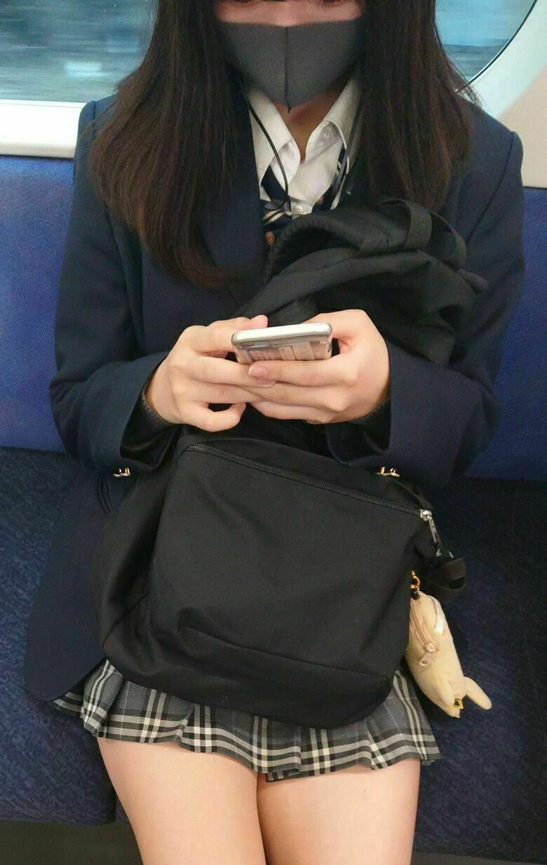 JKパンチラ動画像299枚!エロい女子の盗撮逆さ撮りやしゃがみパンツ 自撮り流出がエロくて抜ける!!【動画あり】082枚目