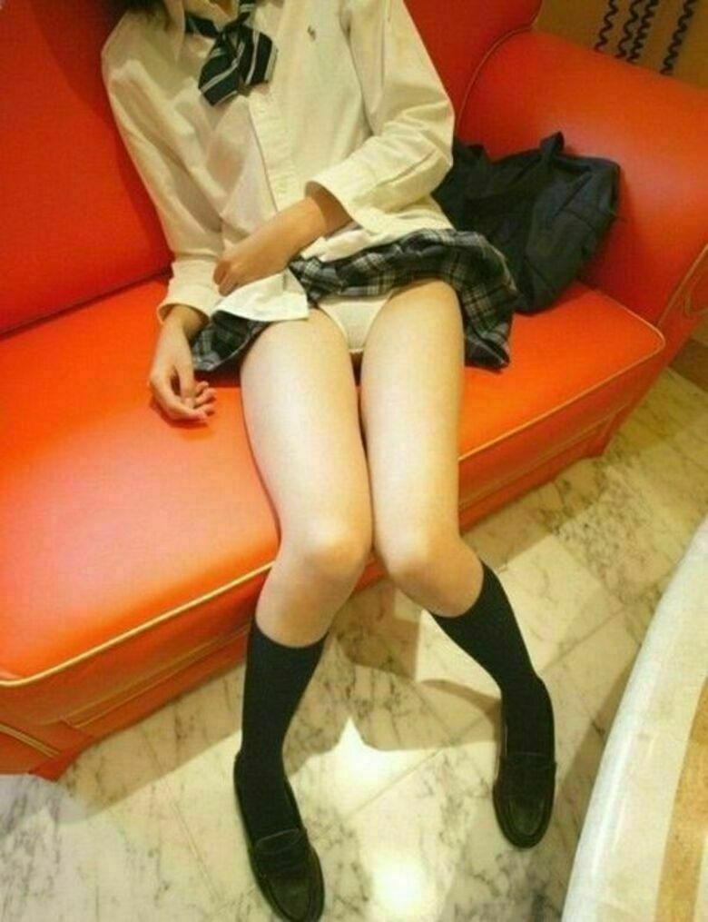 JKパンチラ動画像299枚!エロい女子の盗撮逆さ撮りやしゃがみパンツ 自撮り流出がエロくて抜ける!!【動画あり】113枚目