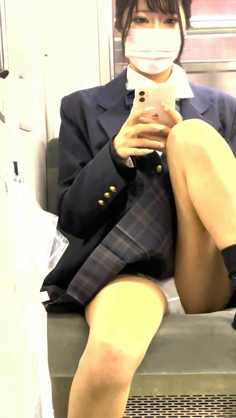 JKパンチラ動画像299枚!エロい女子の盗撮逆さ撮りやしゃがみパンツ 自撮り流出がエロくて抜ける!!【動画あり】120枚目