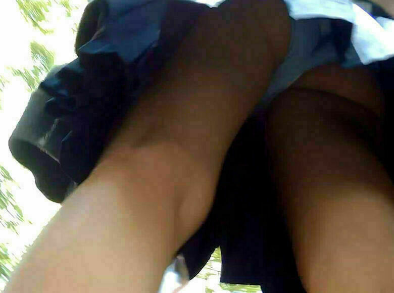 JKパンチラ動画像299枚!エロい女子の盗撮逆さ撮りやしゃがみパンツ 自撮り流出がエロくて抜ける!!【動画あり】175枚目
