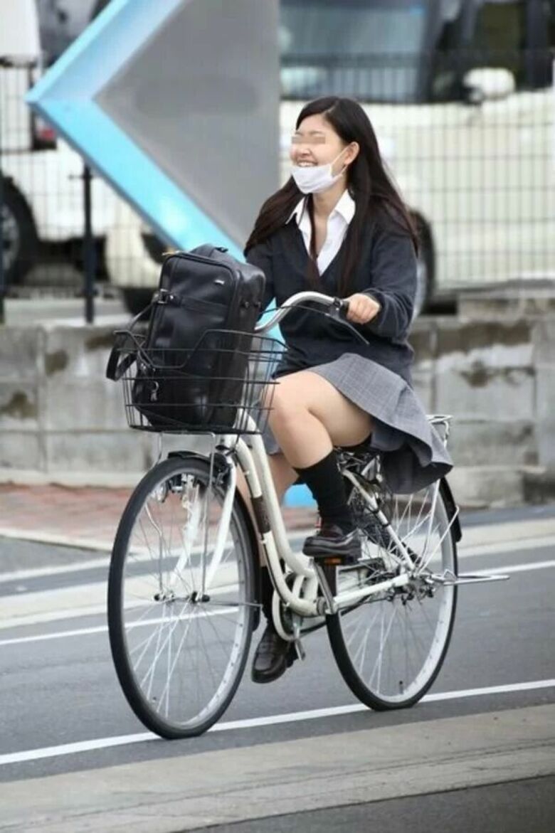 JKパンチラ動画像299枚!エロい女子の盗撮逆さ撮りやしゃがみパンツ 自撮り流出がエロくて抜ける!!【動画あり】191枚目