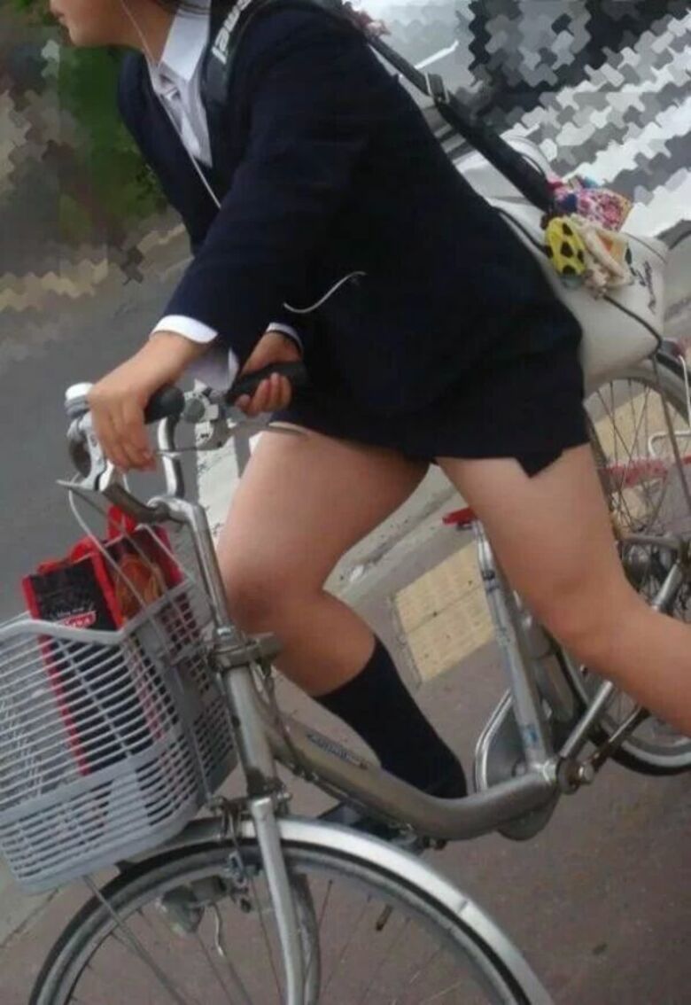 JKパンチラ動画像299枚!エロい女子の盗撮逆さ撮りやしゃがみパンツ 自撮り流出がエロくて抜ける!!【動画あり】196枚目