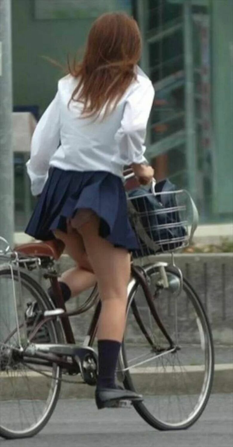 JKパンチラ動画像299枚!エロい女子の盗撮逆さ撮りやしゃがみパンツ 自撮り流出がエロくて抜ける!!【動画あり】197枚目