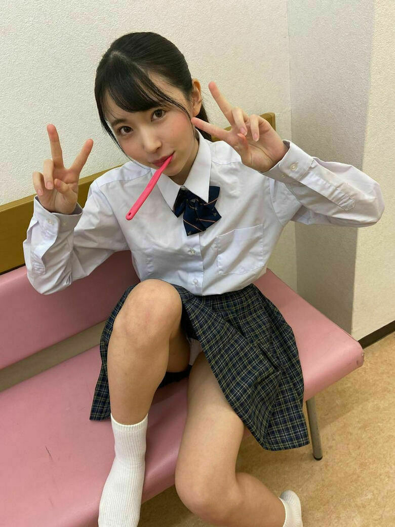 JKパンチラ動画像299枚!エロい女子の盗撮逆さ撮りやしゃがみパンツ 自撮り流出がエロくて抜ける!!【動画あり】199枚目