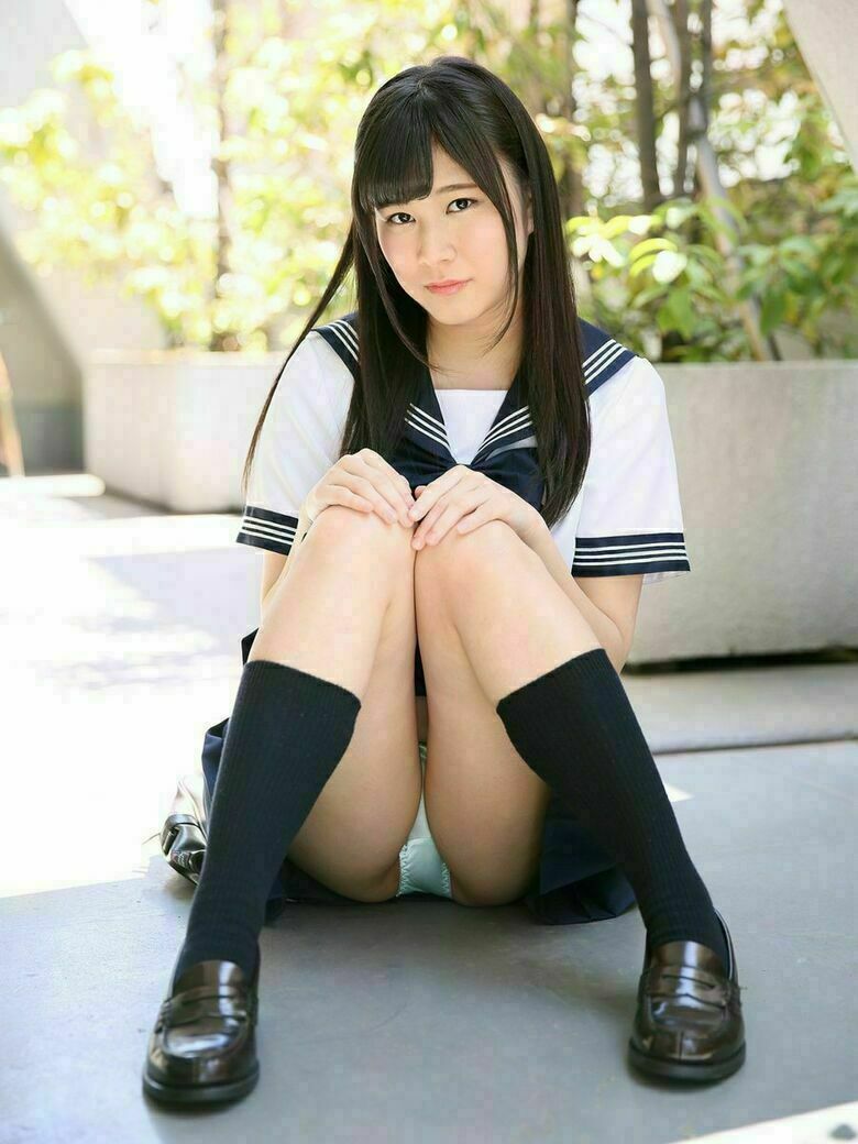 JKパンチラ動画像299枚!エロい女子の盗撮逆さ撮りやしゃがみパンツ 自撮り流出がエロくて抜ける!!【動画あり】200枚目