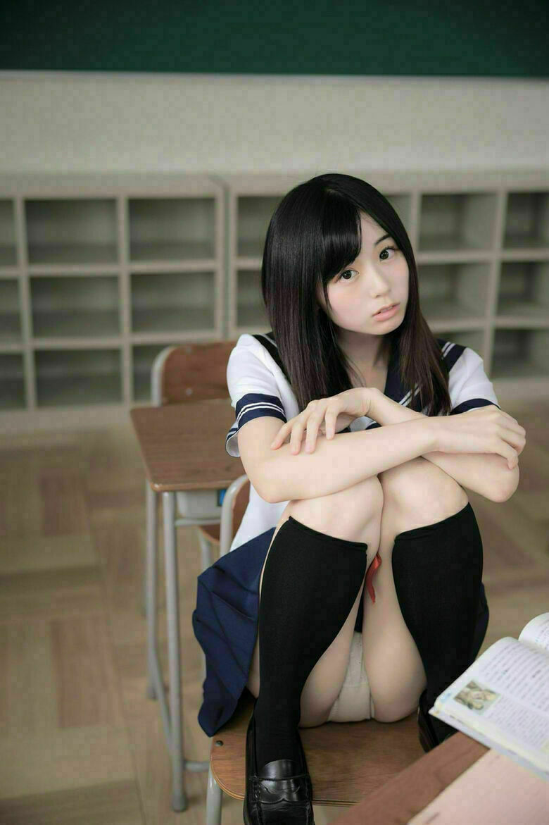 JKパンチラ動画像299枚!エロい女子の盗撮逆さ撮りやしゃがみパンツ 自撮り流出がエロくて抜ける!!【動画あり】201枚目