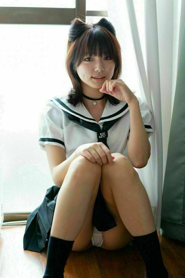 JKパンチラ動画像299枚!エロい女子の盗撮逆さ撮りやしゃがみパンツ 自撮り流出がエロくて抜ける!!【動画あり】204枚目