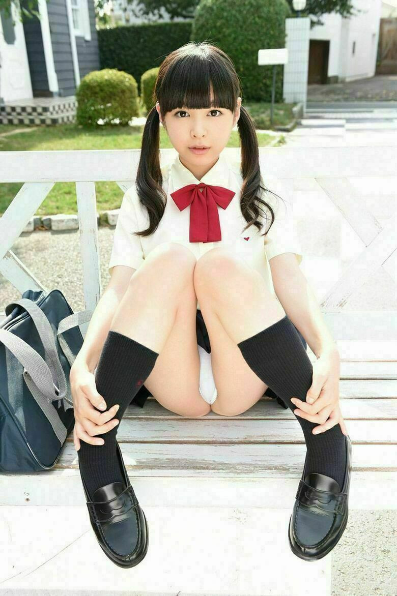JKパンチラ動画像299枚!エロい女子の盗撮逆さ撮りやしゃがみパンツ 自撮り流出がエロくて抜ける!!【動画あり】206枚目