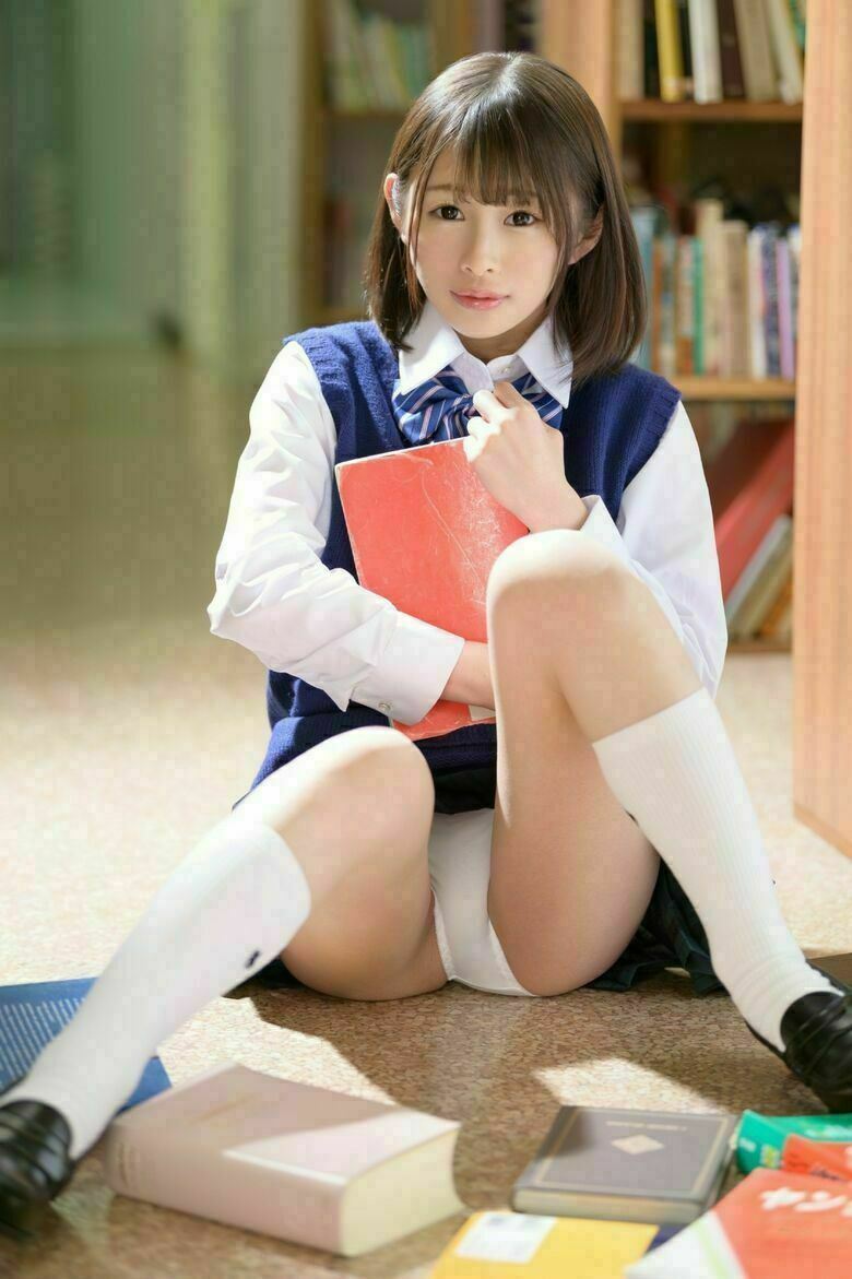 JKパンチラ動画像299枚!エロい女子の盗撮逆さ撮りやしゃがみパンツ 自撮り流出がエロくて抜ける!!【動画あり】213枚目