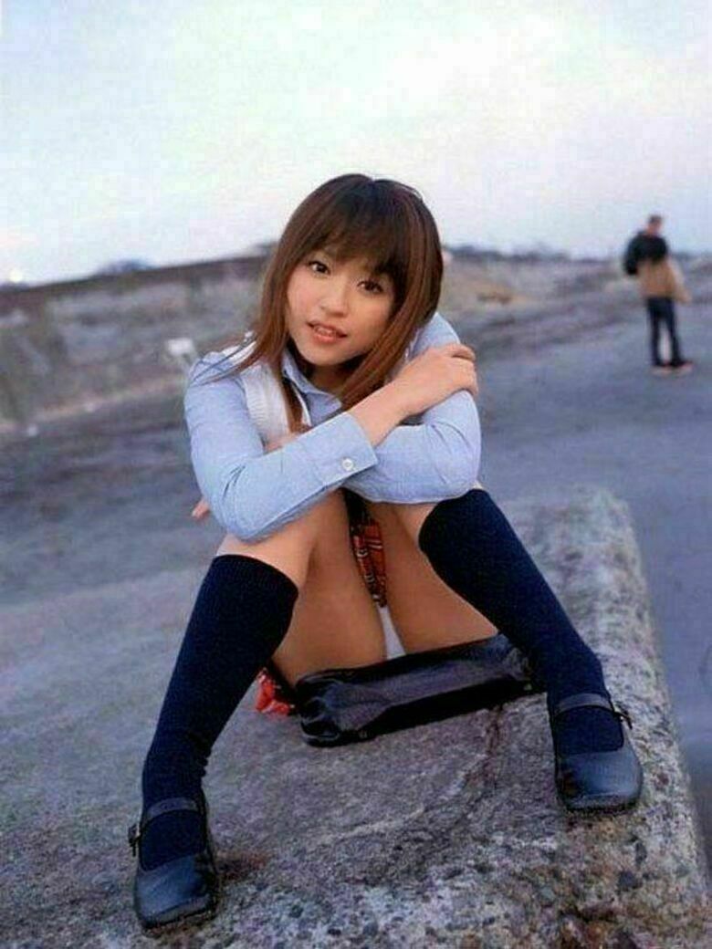 JKパンチラ動画像299枚!エロい女子の盗撮逆さ撮りやしゃがみパンツ 自撮り流出がエロくて抜ける!!【動画あり】221枚目
