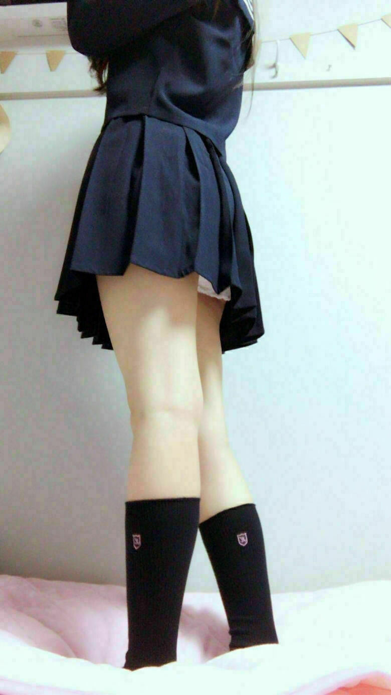 JKパンチラ動画像299枚!エロい女子の盗撮逆さ撮りやしゃがみパンツ 自撮り流出がエロくて抜ける!!【動画あり】256枚目