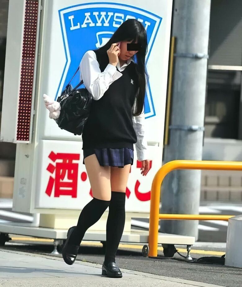 リアルJKパンチラ太ももエロ動画像【厳選35枚】Vol.2_008枚目