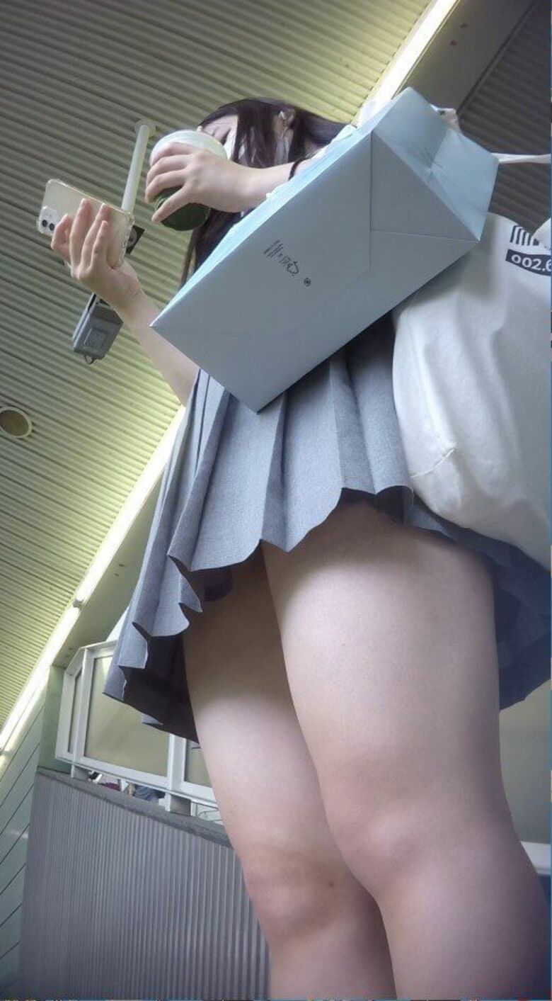 リアルJKパンチラ太ももエロ動画像【厳選35枚】Vol.2_013枚目
