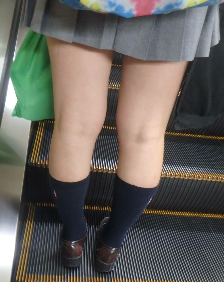 リアルJKパンチラ太ももエロ動画像【厳選35枚】Vol.2_030枚目