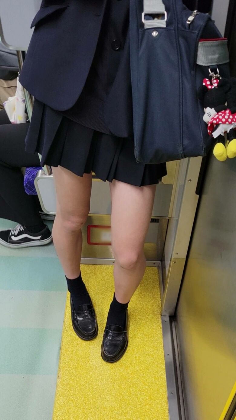 リアルJKパンチラ太ももエロ動画像【厳選45枚】Vol.3_007枚目