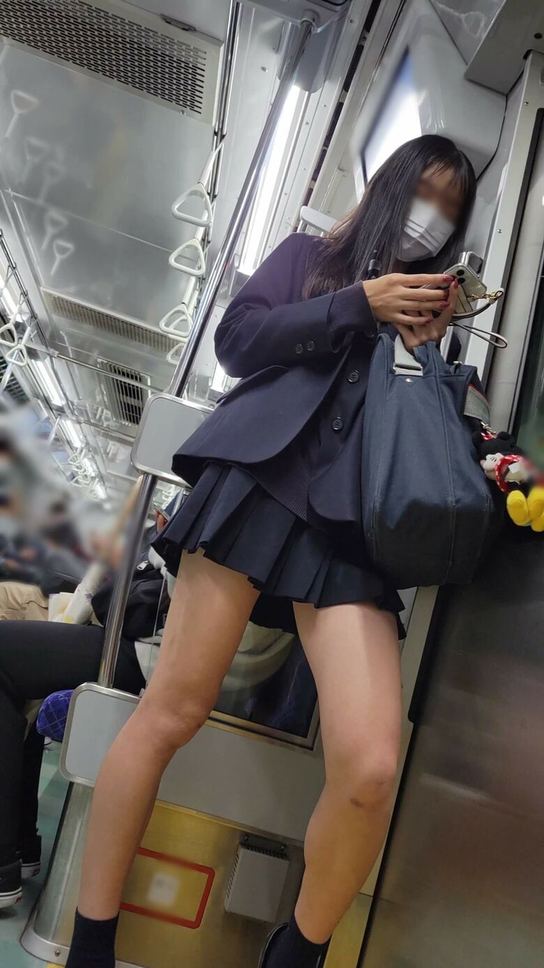 リアルJKパンチラ太ももエロ動画像【厳選45枚】Vol.3_008枚目