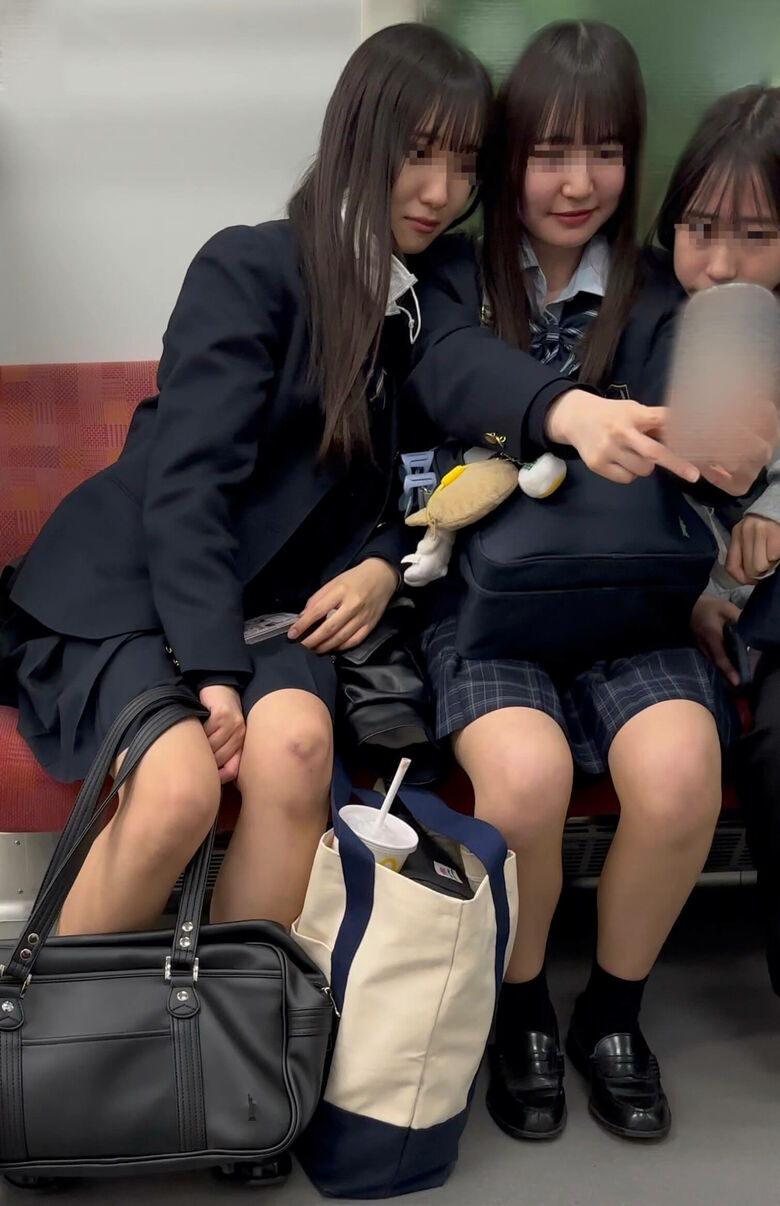 リアルJKパンチラ太ももエロ動画像【厳選45枚】Vol.3_035枚目