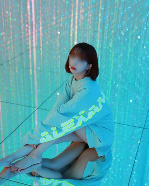 チームラボ パンチラ画像!自撮り流出パンツ♡床が鏡だから逆さ撮り盗撮みたいで抜けちゃいます!!【動画あり】048枚目