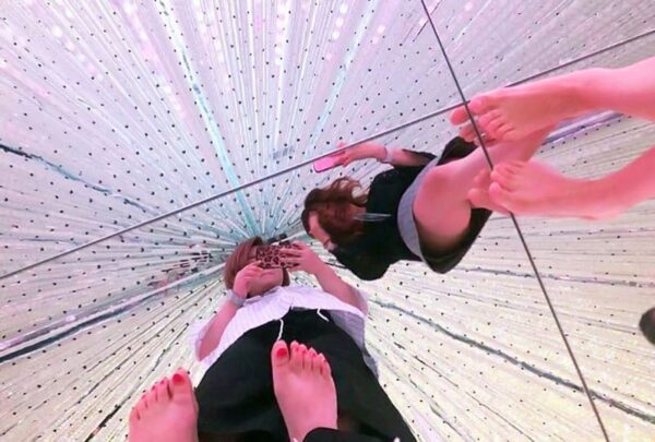 チームラボ パンチラ画像!自撮り流出パンツ♡床が鏡だから逆さ撮り盗撮みたいで抜けちゃいます!!【動画あり】063枚目
