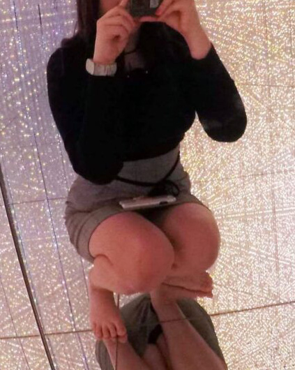 チームラボ パンチラ画像!自撮り流出パンツ♡床が鏡だから逆さ撮り盗撮みたいで抜けちゃいます!!【動画あり】065枚目