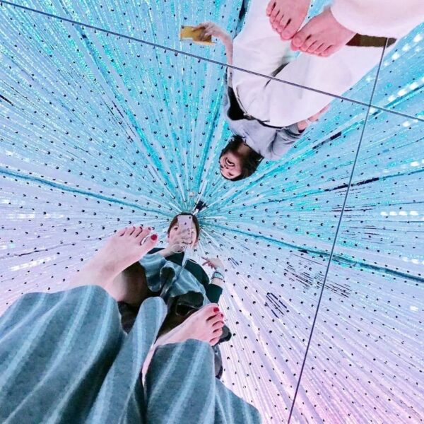 チームラボ パンチラ画像!自撮り流出パンツ♡床が鏡だから逆さ撮り盗撮みたいで抜けちゃいます!!【動画あり】095枚目