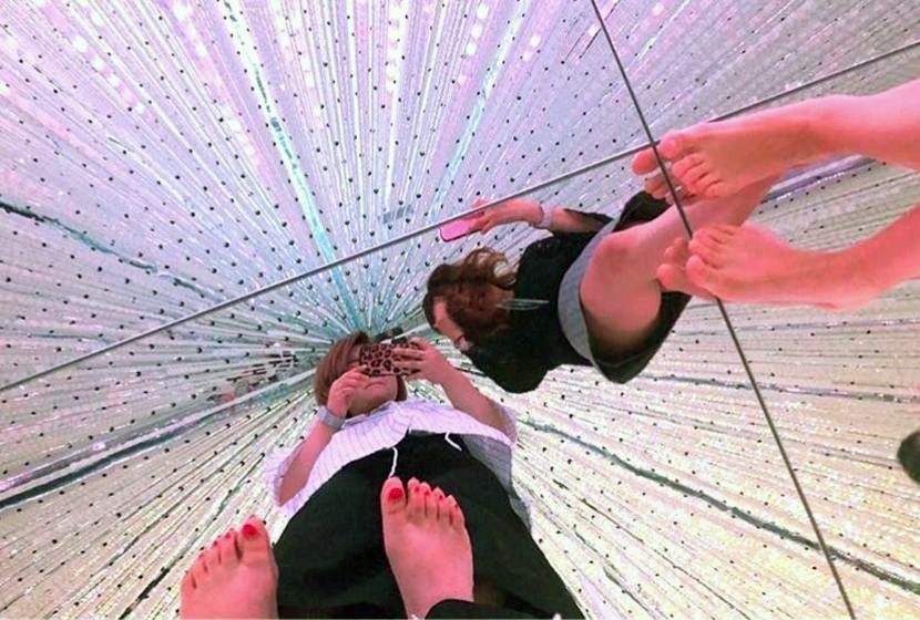 チームラボ パンチラ画像だぜ!自撮り流出パンツ♡床が鏡だから逆さ撮り盗撮みたいで抜けちゃいます!!【動画あり】036枚目