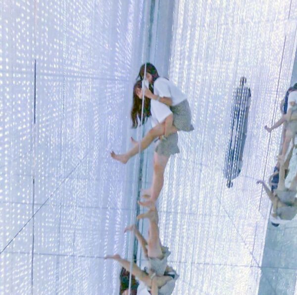 チームラボ パンチラ画像だぜ!自撮り流出パンツ♡床が鏡だから逆さ撮り盗撮みたいで抜けちゃいます!!【動画あり】057枚目