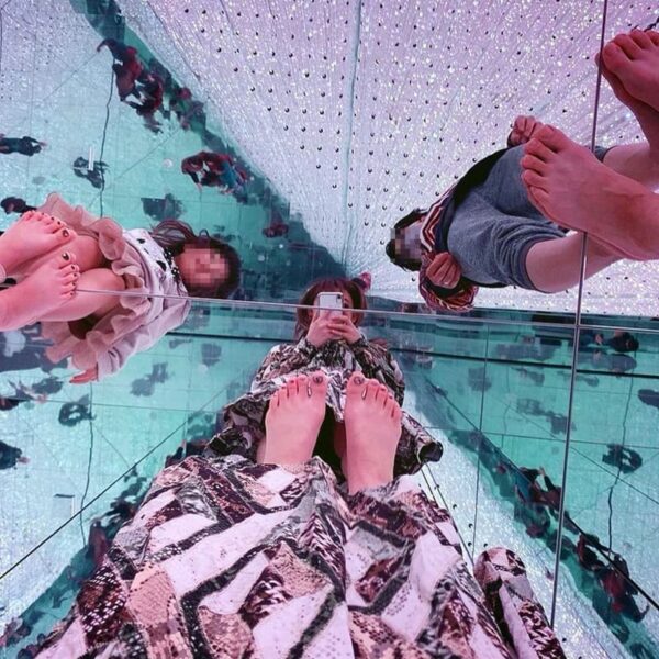 チームラボ パンチラ画像だぜ!自撮り流出パンツ♡床が鏡だから逆さ撮り盗撮みたいで抜けちゃいます!!【動画あり】071枚目