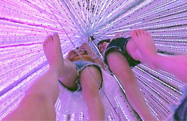 チームラボ パンチラ画像だぜ!自撮り流出パンツ♡床が鏡だから逆さ撮り盗撮みたいで抜けちゃいます!!【動画あり】090枚目