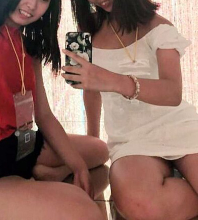 チームラボ パンチラ画像だぜ!自撮り流出パンツ♡床が鏡だから逆さ撮り盗撮みたいで抜けちゃいます!!【動画あり】096枚目