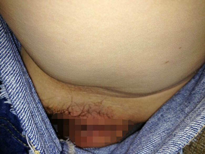 ショートパンツからのマンチラ画像！マンコ晒すよりもエロいんじゃね？？029