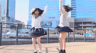 パンチラダンスのエロGIF画像っす!踊ってみた女子のパンツに太もも♡生足がセクシーで抜けるよ!!001枚目