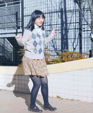 パンチラダンスのエロGIF画像っす!踊ってみた女子のパンツに太もも♡生足がセクシーで抜けるよ!!024枚目