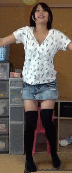 パンチラダンスのエロGIF画像っす!踊ってみた女子のパンツに太もも♡生足がセクシーで抜けるよ!!031枚目