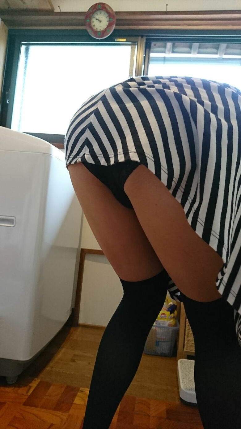 家庭内 パンチラ!家族の盗撮・流出パンツをまとめてみたぜ!!060