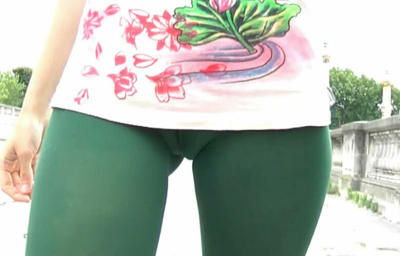 まんすじ動画像435枚!エロいマンスジ盗撮・流出 マンコ形状までわかるJK素人&コスプレイヤーワレメが抜ける!!【動画あり】306枚目