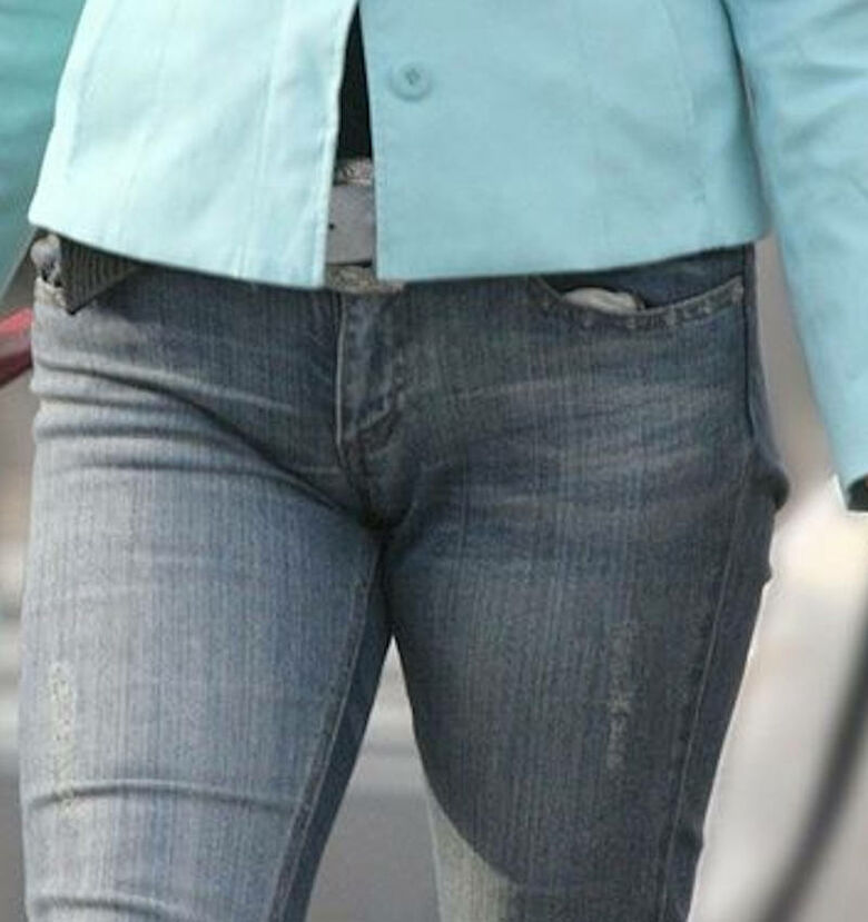 マンスジ エロ画像!おマンコのワレメ❤️パンツの中を想像するだけで勃起が止まらないぜ(´Д`)シコシコオ162