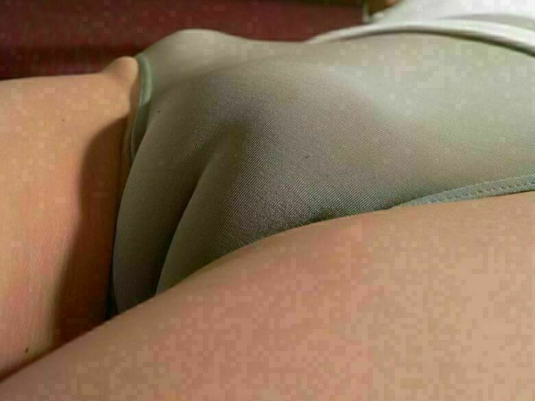 マンスジ エロ画像!おマンコのワレメ❤️パンツの中を想像するだけで勃起が止まらないぜ(´Д`)シコシコオ214