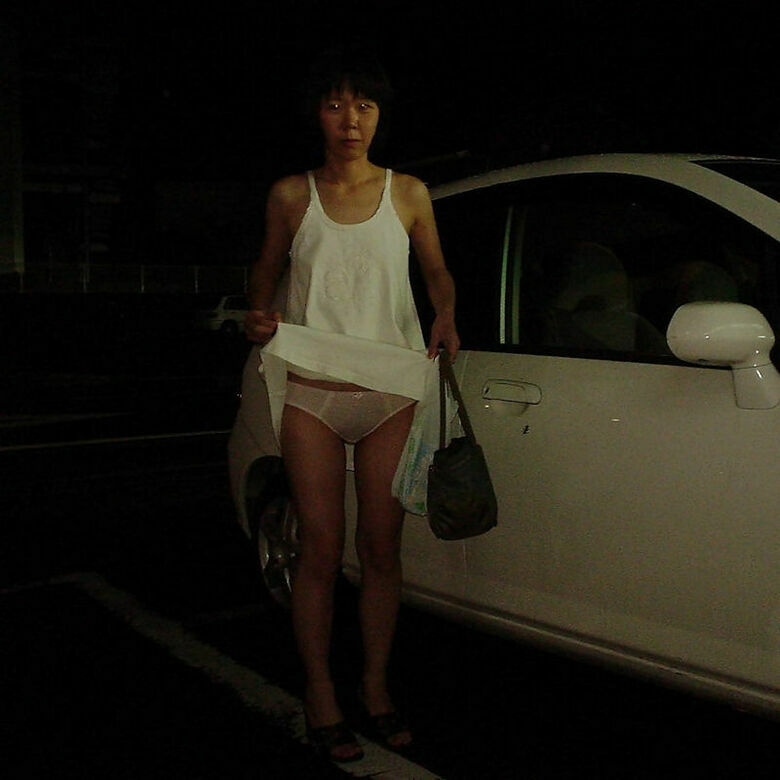 熟女 パンチラエロ画像だぜ！人妻・主婦の家庭内流出パンツ♡太ももや生足も抜けちゃいます♡156