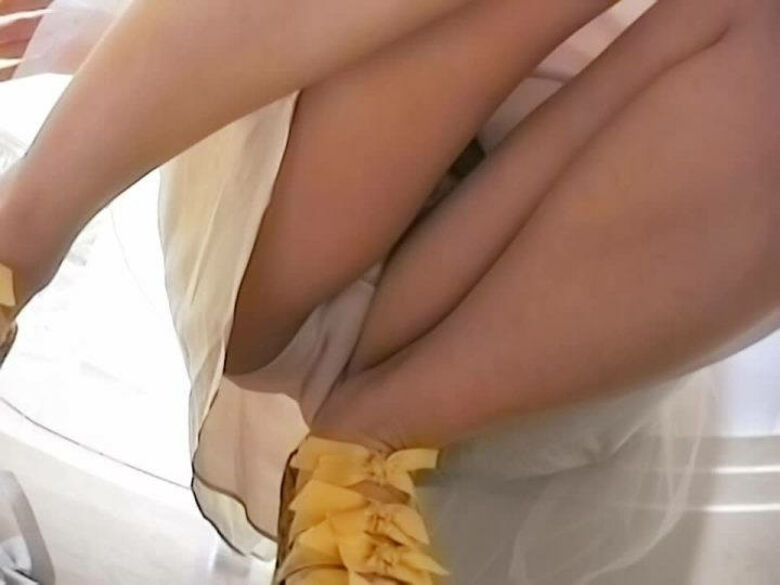 アパレル パンチラ画像!逆さ撮り盗撮♡ドアップのパンツがエロくて抜けちゃいます!!040