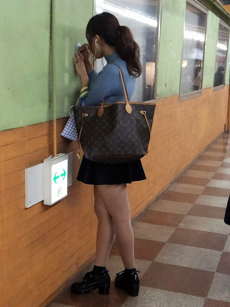 ミニスカ パンチラ画像だぜ!盗撮太ももや生足も超エロいけど、やっぱりパンツが最高です♡【動画あり】046枚目